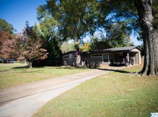 1422 10th Ave SE, Decatur, AL 35601