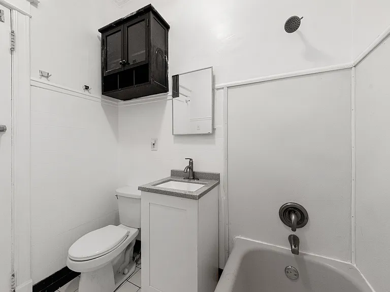 1353 W Catalpa Ave #1 — Photo 7