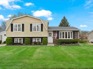 2700 Jacquelyn Ln, Waukegan, IL 60087