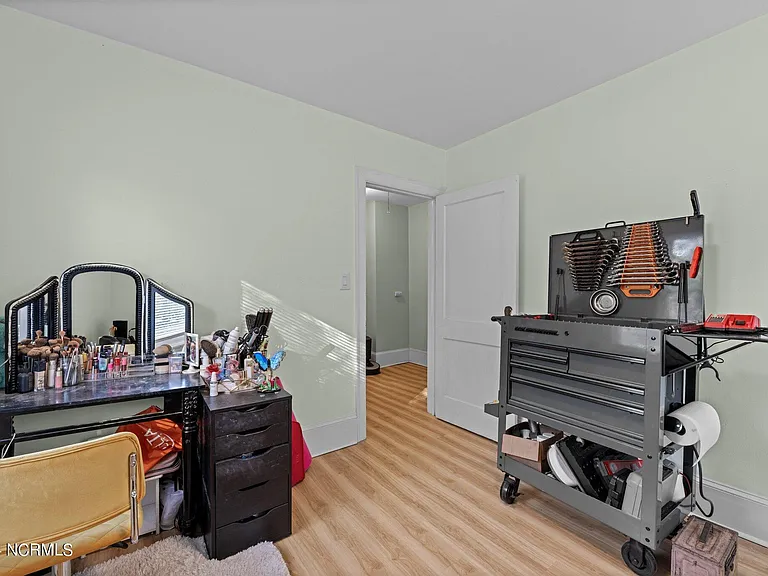 607 Watson Ave — Photo 5