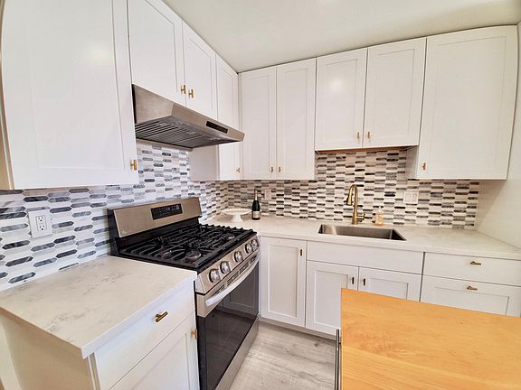 3rd image of 233A Shields St