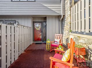 216 Crowfields Dr, Asheville, NC 28803