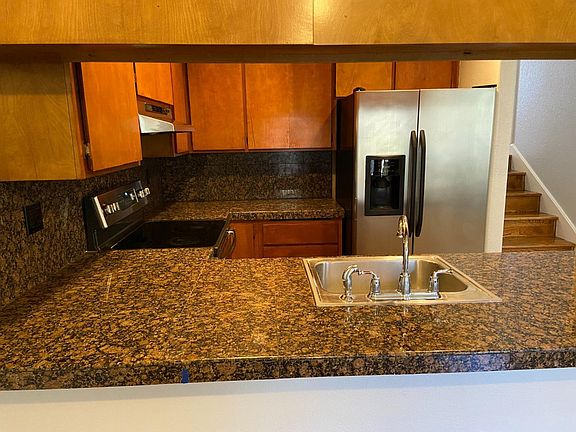 3rd image of 451 Coyote Creek Cir