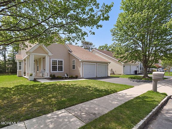 3rd image of 21 Lakeland Drive