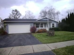 214 Nicholas Dr, Delavan, WI 53115