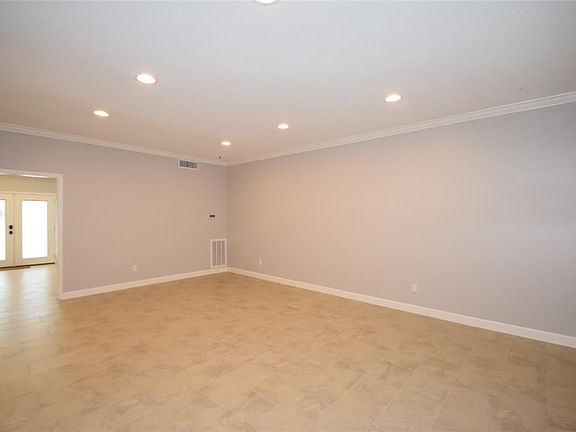 5th image of 14723 Barryknoll Ln APT 101
