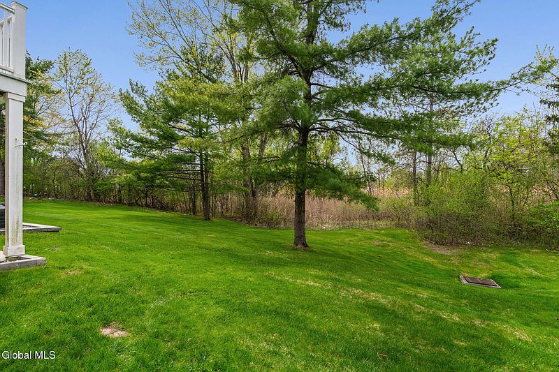 4th image of 184 Cedarview Lane