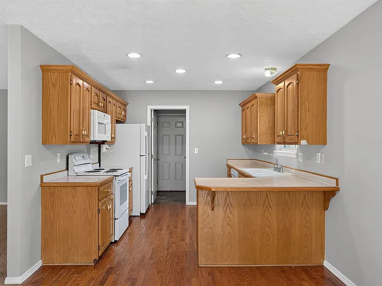 1006 W Cobblefield Way — Photo 8
