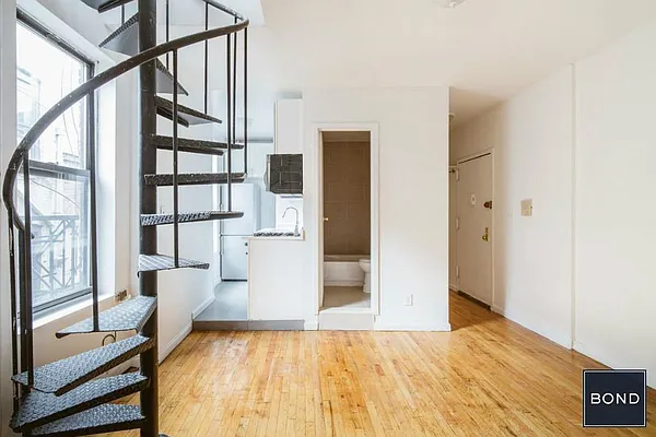 Rented by Bond New York | media 27