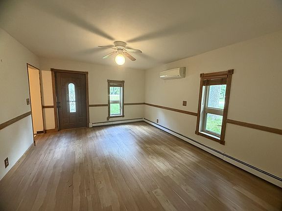 5th image of W723 Oak Shore Dr