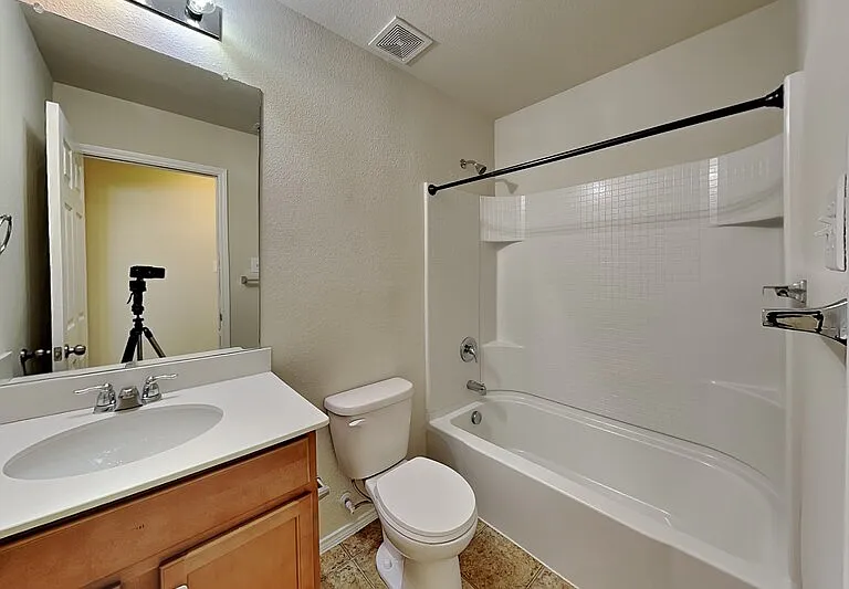 1112 Rivers Creek Ln — Photo 15