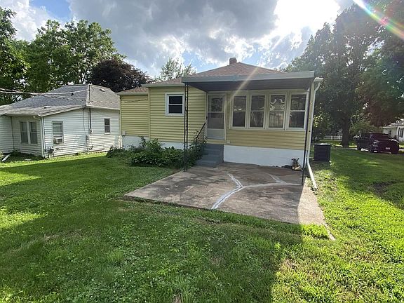 5th image of 2212 Crook St