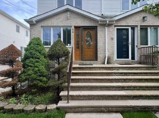 70 Pond St, Staten Island, NY