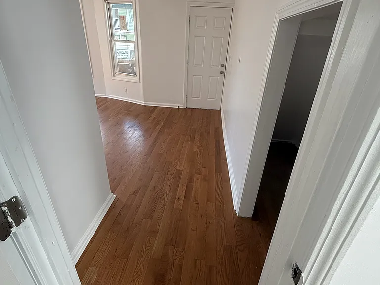 304 Poplar St #1 — Photo 4