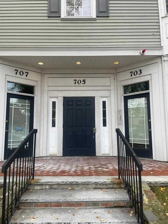 1 bed, 704 sqft, $2,200 — Photo 1