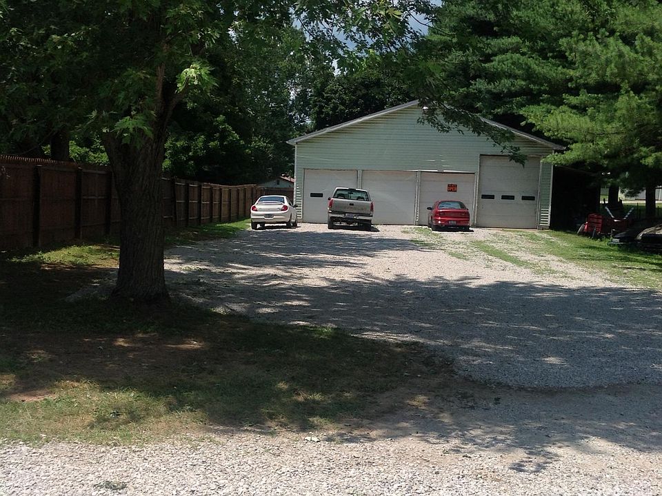 1st image of 723 Lewis Dr #C