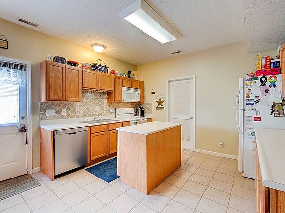 5th image of 1524 Franklin St