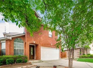 801 Bridle Dr, Euless, TX 76039