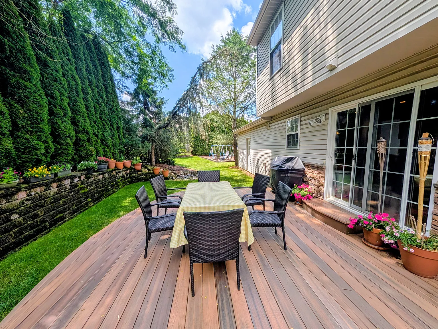 1702 James Avenue - 1 — Photo 4