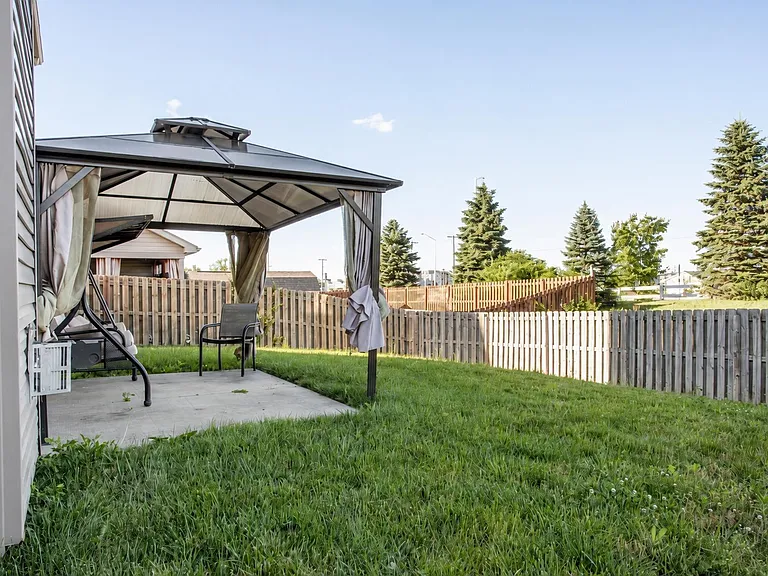 3937 Amethyst Dr — Photo 29