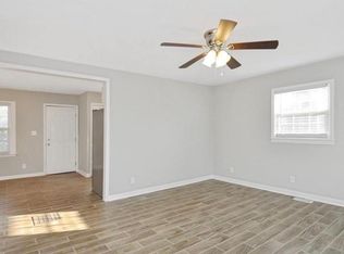 3826 Crestridge Dr, Charlotte, NC 28217