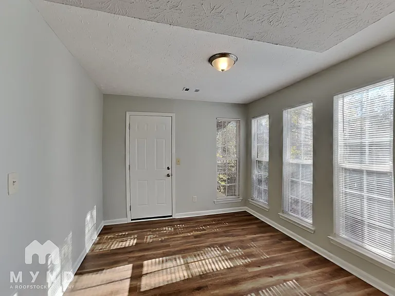 3050 Brook Hollow Dr — Photo 9