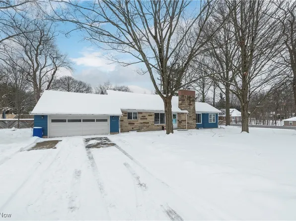 3661 Leewood Rd, Stow, OH 44224