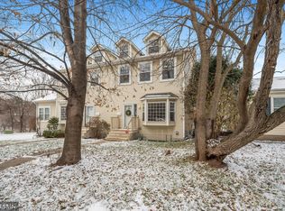 285 Lexington Pkwy S, Saint Paul, MN 55105