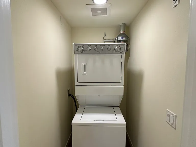 709 Washer-Dryer