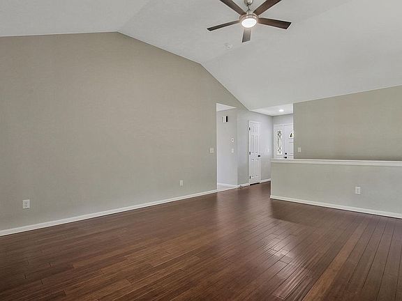 5th image of 105 N Finch Ct