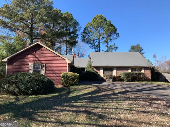 1603 Golf Link Dr, Stone Mountain, GA 30088