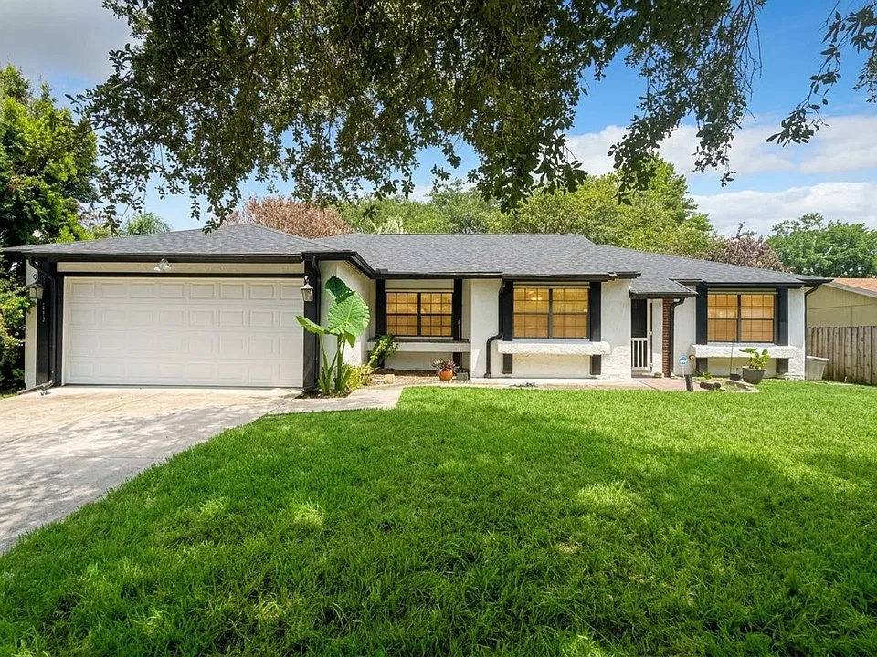 113 S Deerwood Ave
