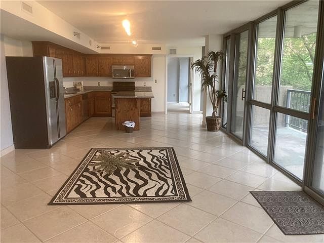 1st image of 600 Admiral Blvd APT 505