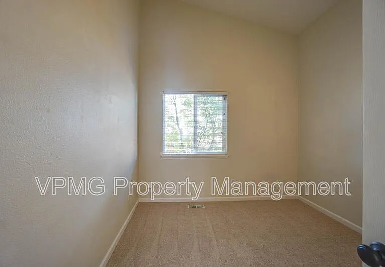 2115 NW 143rd Cir — Photo 24
