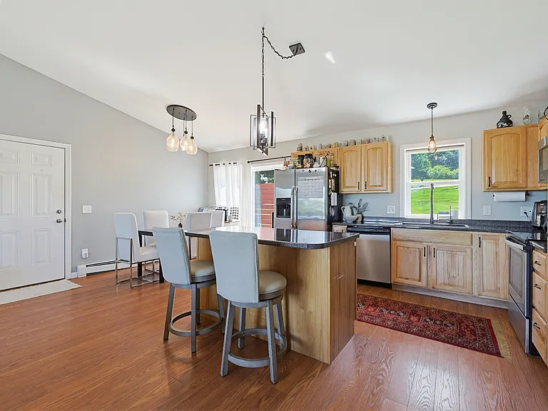 72 Frost Hill Ave — Photo 10