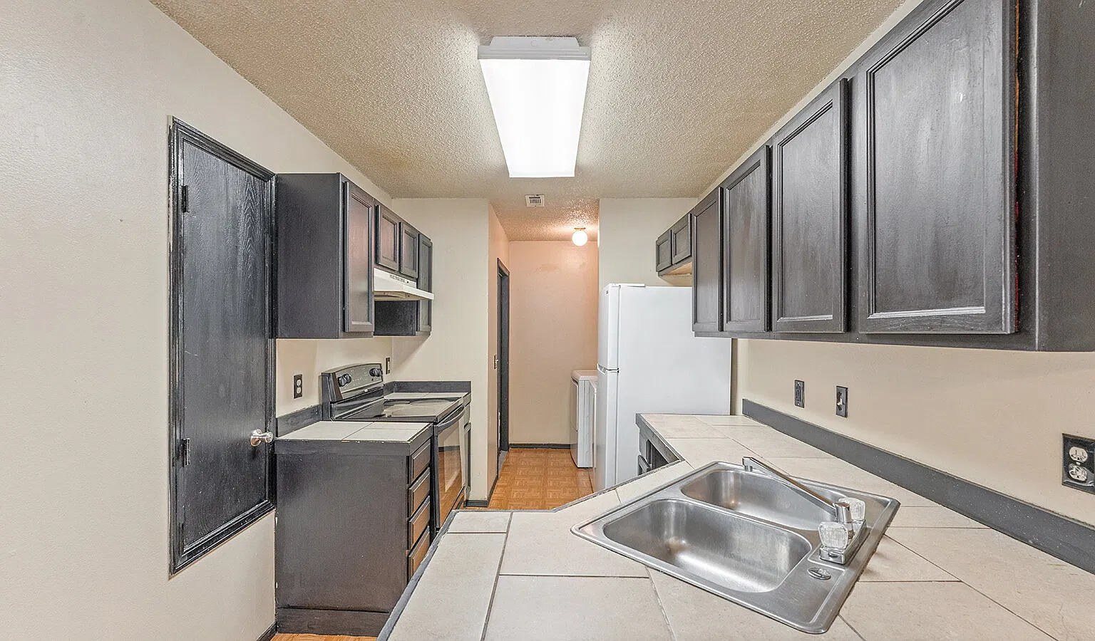 3 bed, 2.0 bath, 1144 sqft, $1,140 — Photo 4