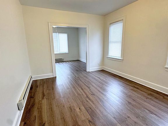 5th image of 129 Willet St Floor 2
