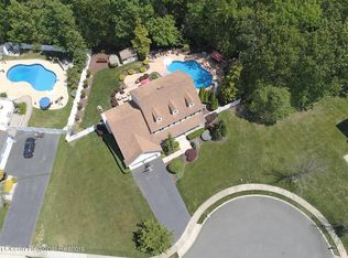 11 Phoenix Ct, Jackson, NJ 08527