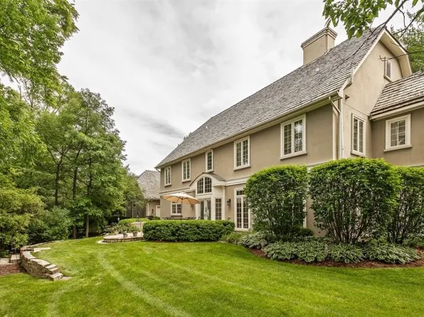 17 Bristol St, Northfield, IL 60093