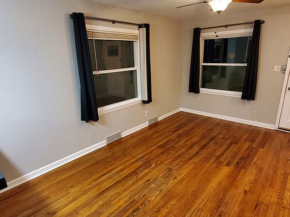 5th image of 3901 Lennox Ave NE