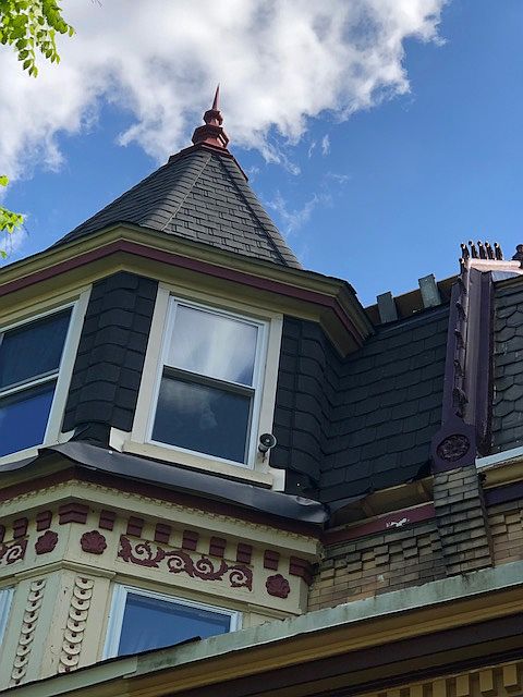 2nd image of 910 S 48th St