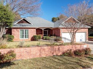 1801 Powell Dr, Arlington, TX 76013