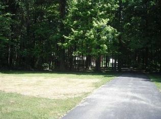 2751 Teaberry Ln, Hermitage, PA 16148