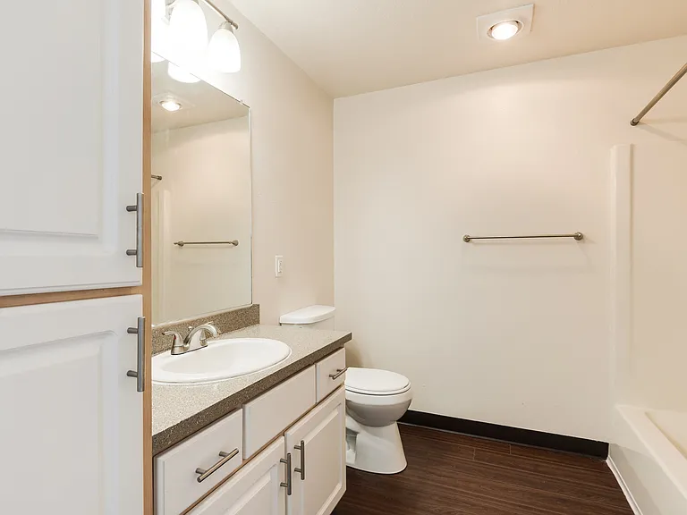 Park Avenue Village Apartments — Photo 19