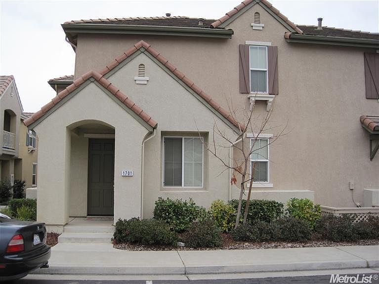 1st image of 1701 Esplanade Cir #1701