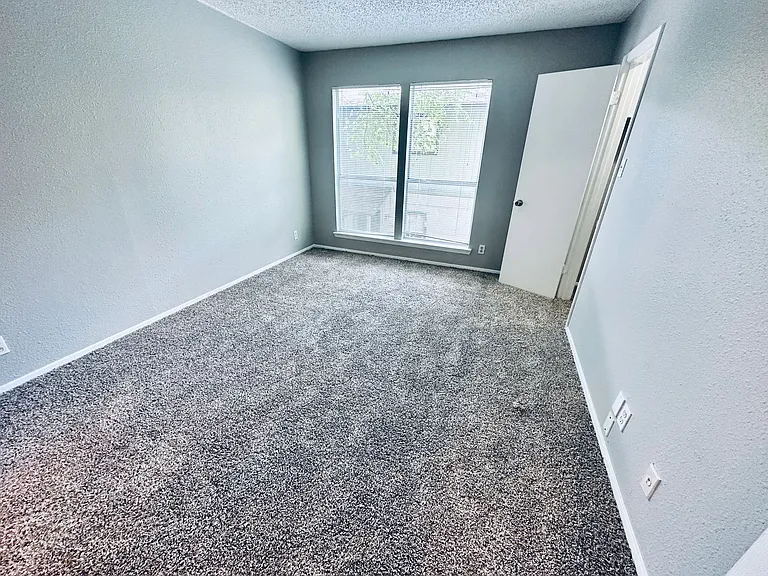 1318 Southport Dr — Photo 10