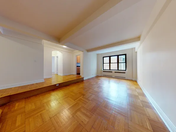 141 East 56th Street image 4 of 15