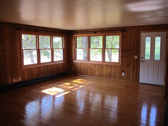 3rd image of 241 Green Hill Dr