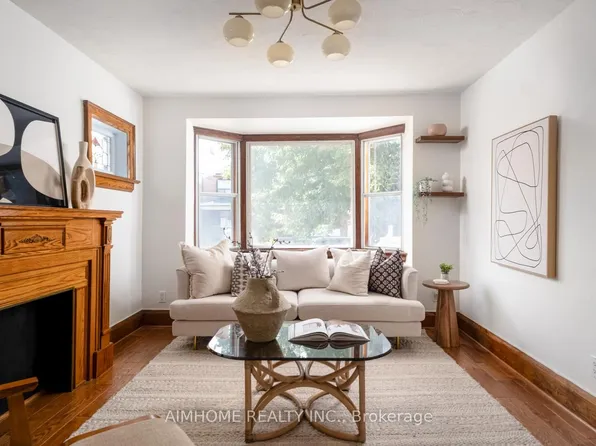 40 Kings Park Blvd, Toronto, ON M4J 2B8