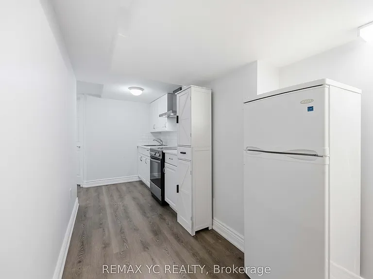140 Laramie Cres #BASEMENT — Photo 9